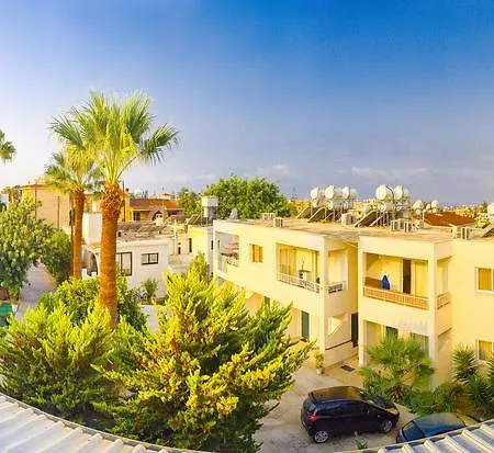 Aparthotel Zoe's Court Klorakas