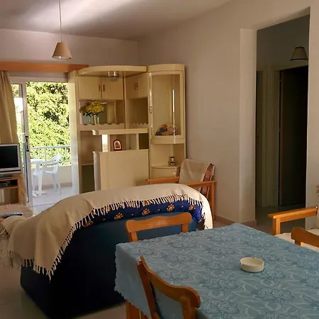 Zoe's Court 3* Klorakas