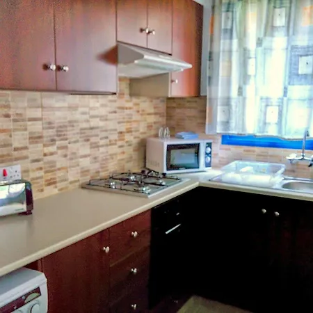 Zoe's Court Aparthotel Klorakas