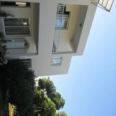 Lejlighedshotel Zoe's Court Klorakas