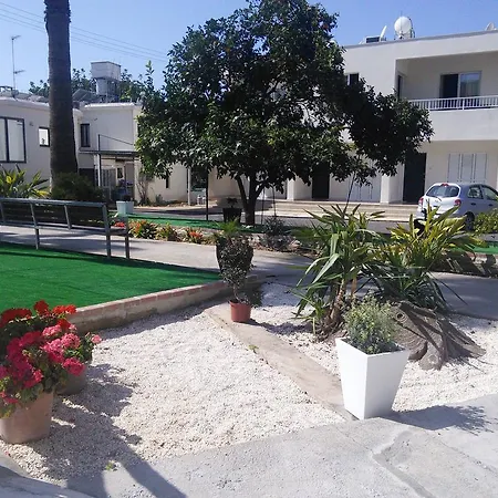 Zoe's Court 3* Klorakas