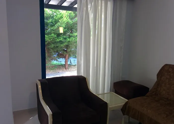 Zoe's Court 3* Klorakas