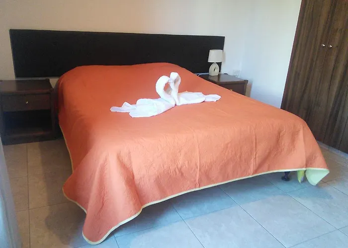 Lejlighedshotel Zoe's Court Klorakas