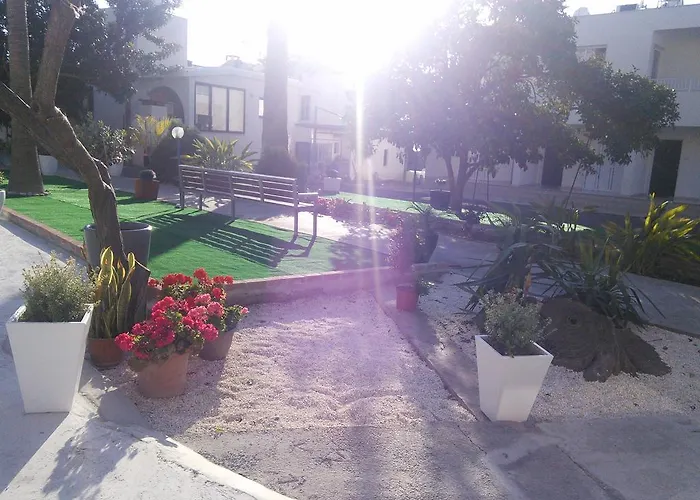 Zoe's Court 3* Klorakas