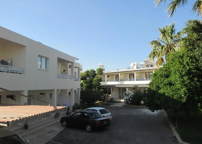 Lejlighedshotel Zoe's Court Klorakas