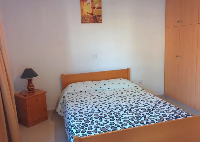 Zoe's Court Klorakas