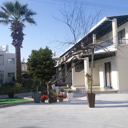 Apartmanhotel Zoe's Court 3*