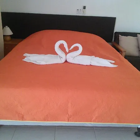 Zoe's Court Apartmanhotel