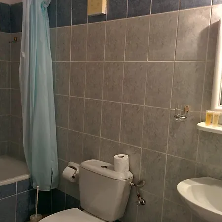 Zoe's Court Hlóraka