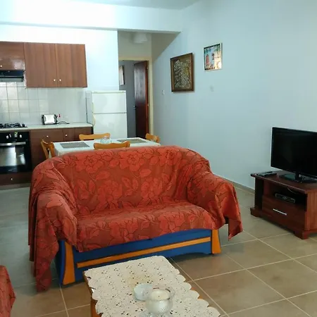 Zoe's Court Apartmanhotel