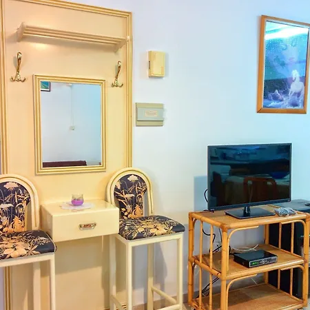 Zoe's Court Hlóraka