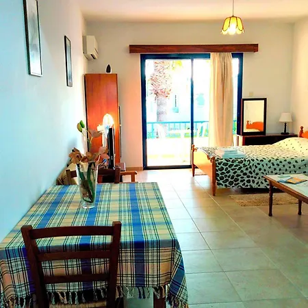 Zoe's Court 3* Hlóraka