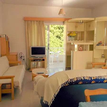 Zoe's Court Apartmanhotel