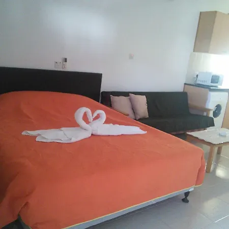 Apartmanhotel Zoe's Court 3*
