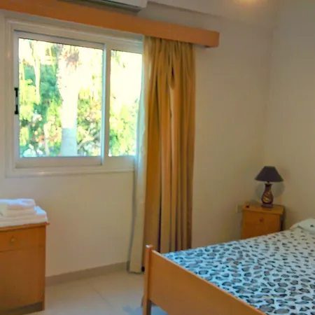 Zoe's Court Hlóraka