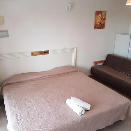 Apartmanhotel Zoe's Court 3*