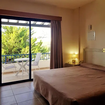 Apartmanhotel Zoe's Court 3*