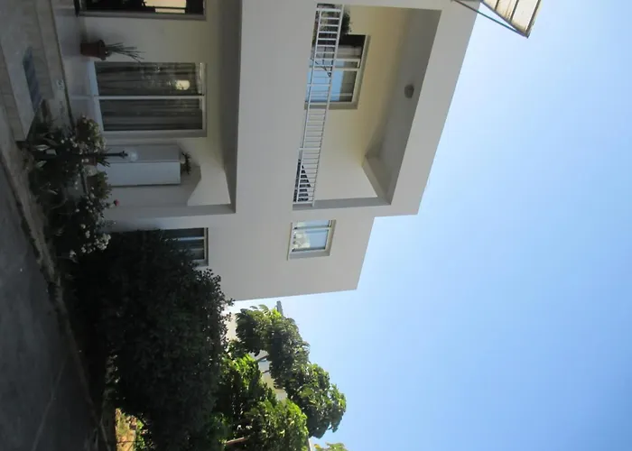 Aparthotel Zoe's Court Klorakas