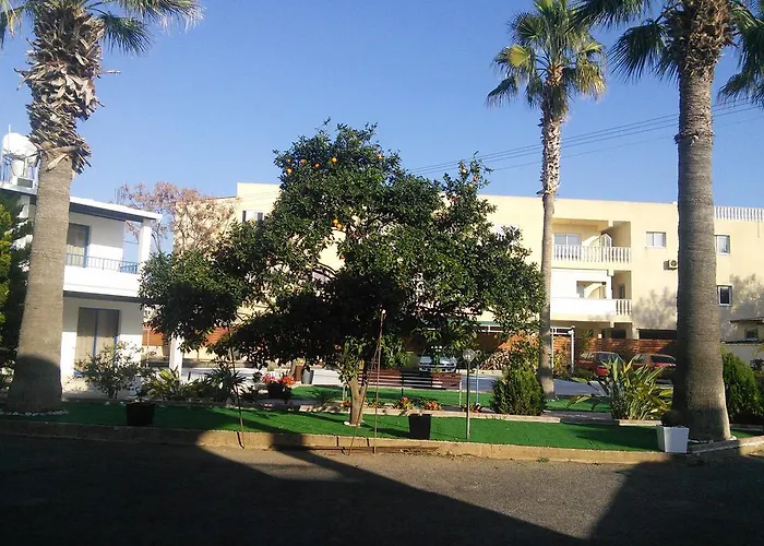 Zoe's Court Klorakas