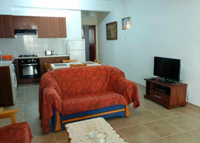 Zoe's Court Aparthotel